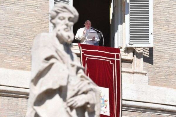 Pope asks Catholics to understand God's tenderness